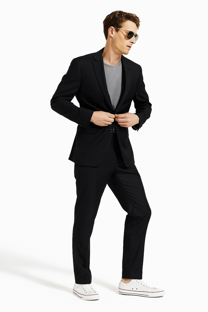 Slim Fitted Brand 2 Button Solid Color Super 100's Wool Slim Fit Suit