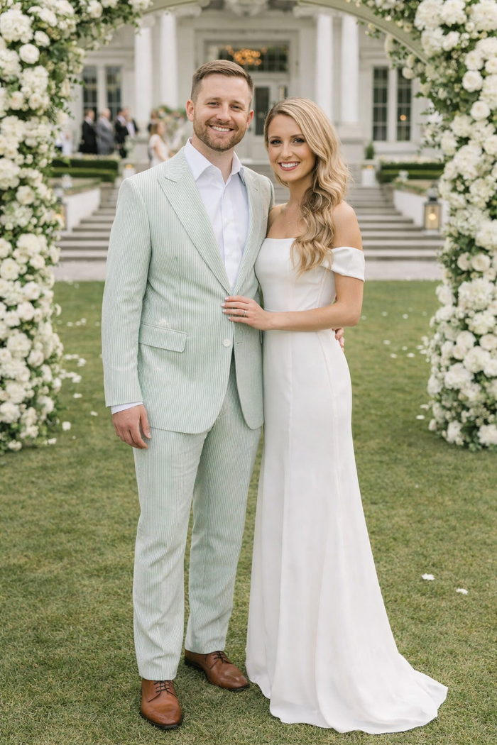 Rossiman Men’s Light Green Seersucker Suit – Peak Lapel Summer Formalwear