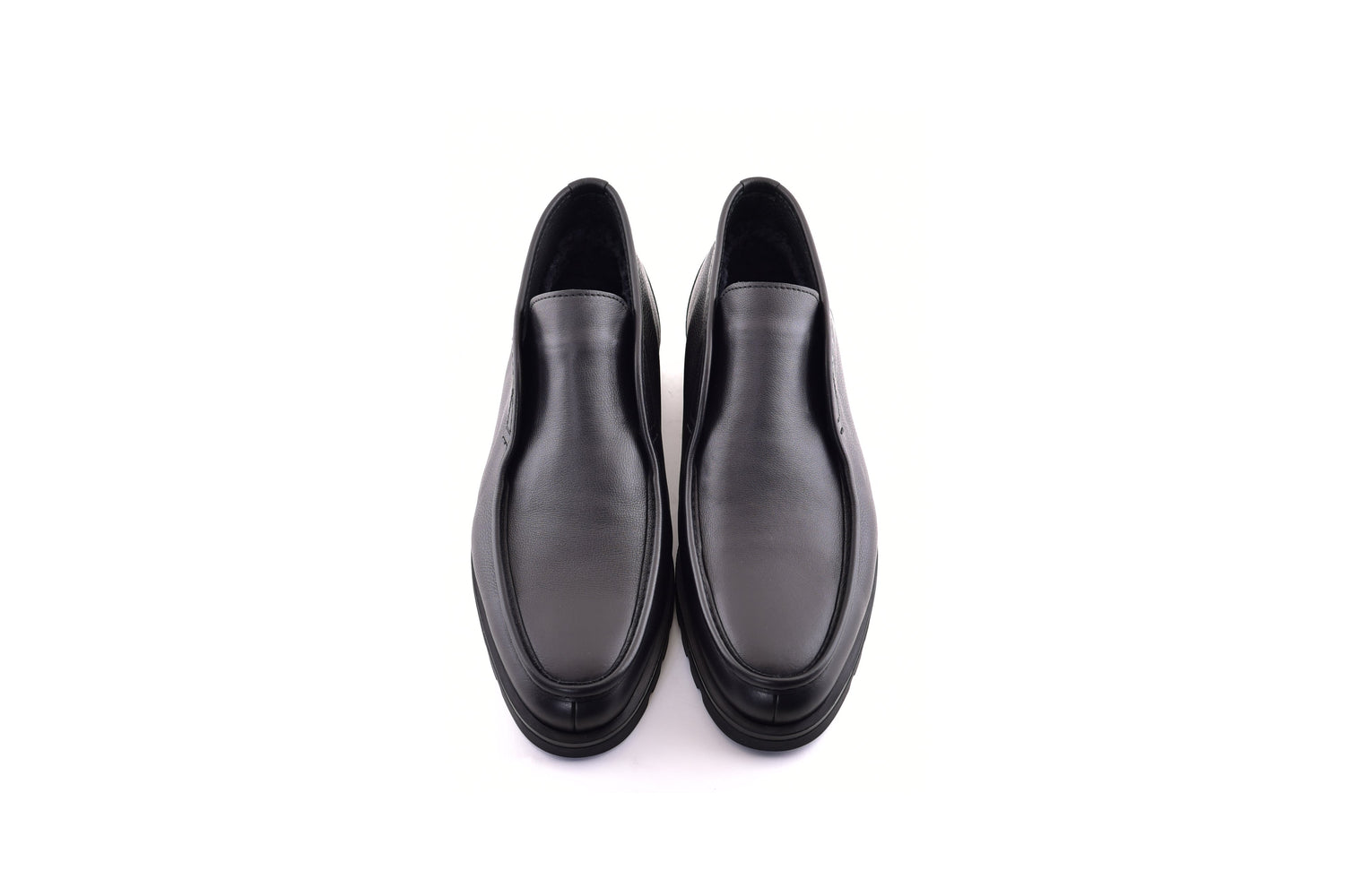 C185-7520 Shearling Lined Chukka Boot-Black