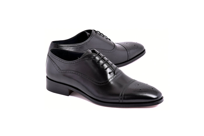 C0001104-7960 Perforated Cap toe lace up- Black