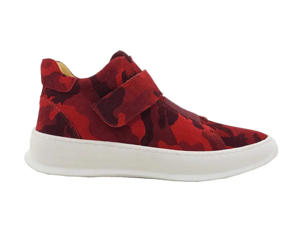 Carrucci Camouflage Printed Suede Sneakers
