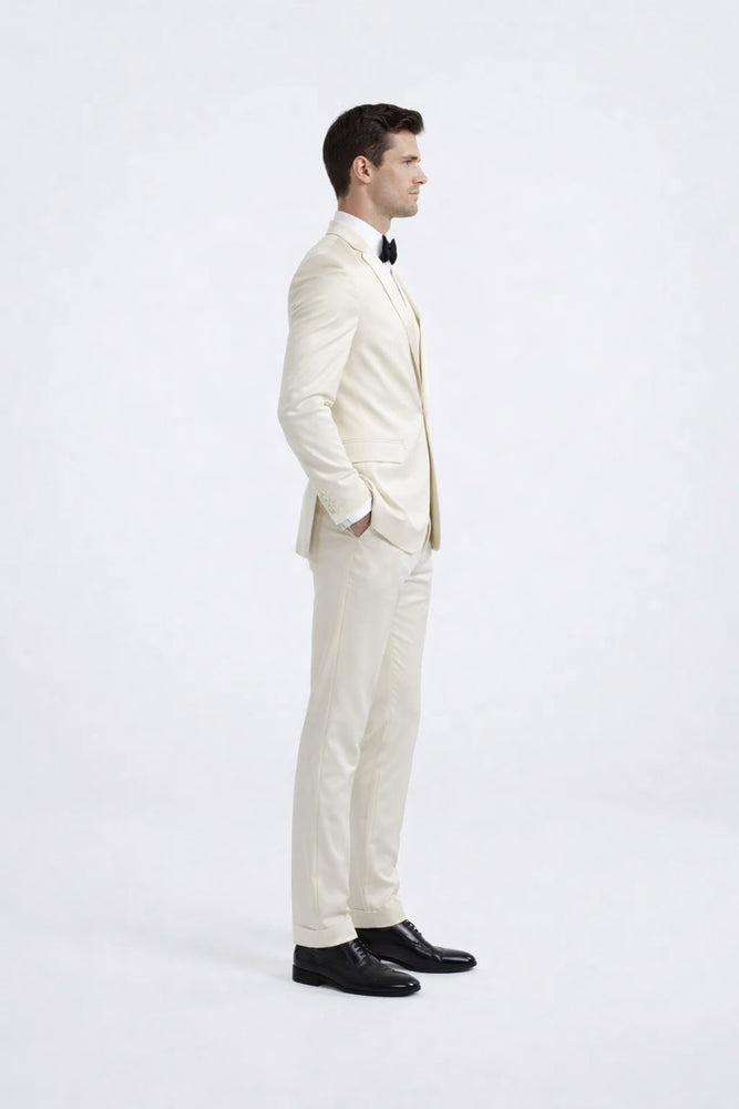 Elegant Ivory Slim Fit Tuxedo with Peak Lapel – Groom & Prom Suit