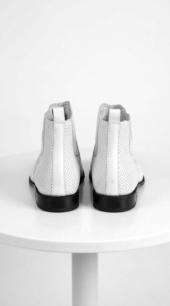 Men's Handcrafted White Vestigium Genuine Catshark Chelsea Boots