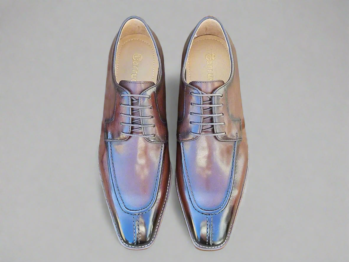 Carrucci Split Toe Oxford in Leather Sole