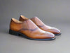 Slip-on Loafer with medallion Carrucci