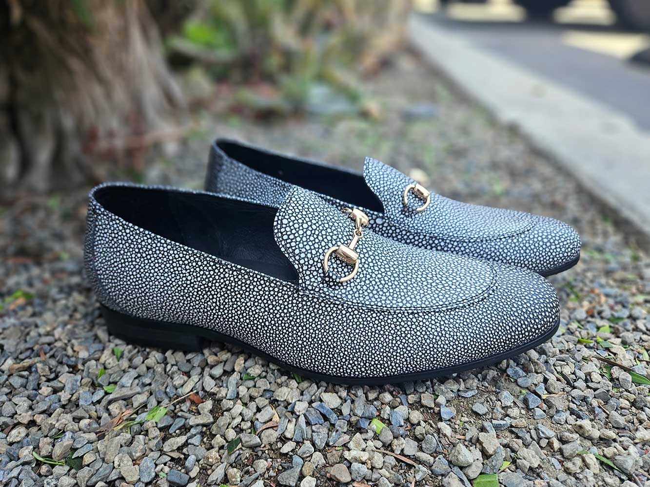 Carrucci Stingray Embossed Horsebit Loafer