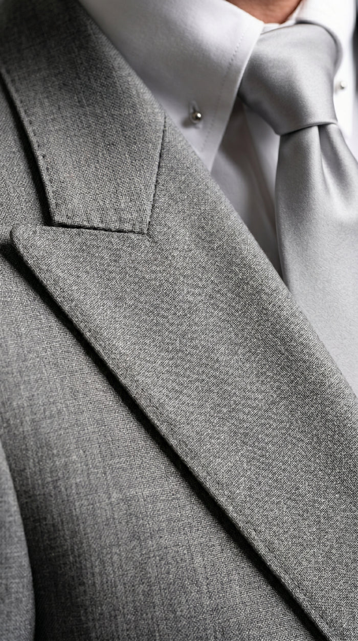 Men’s Light Grey Classic Fit Suit with Double Breasted Vest and Pleated Pants, Formal Dress Suit
